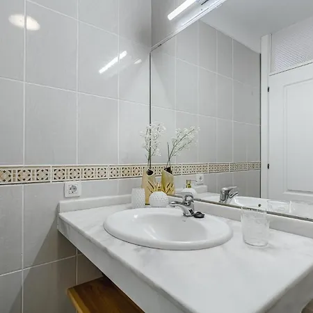 Penthouse With Ocean View דירה