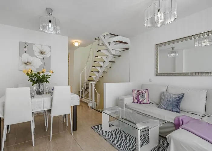 Penthouse With Ocean View شقة *